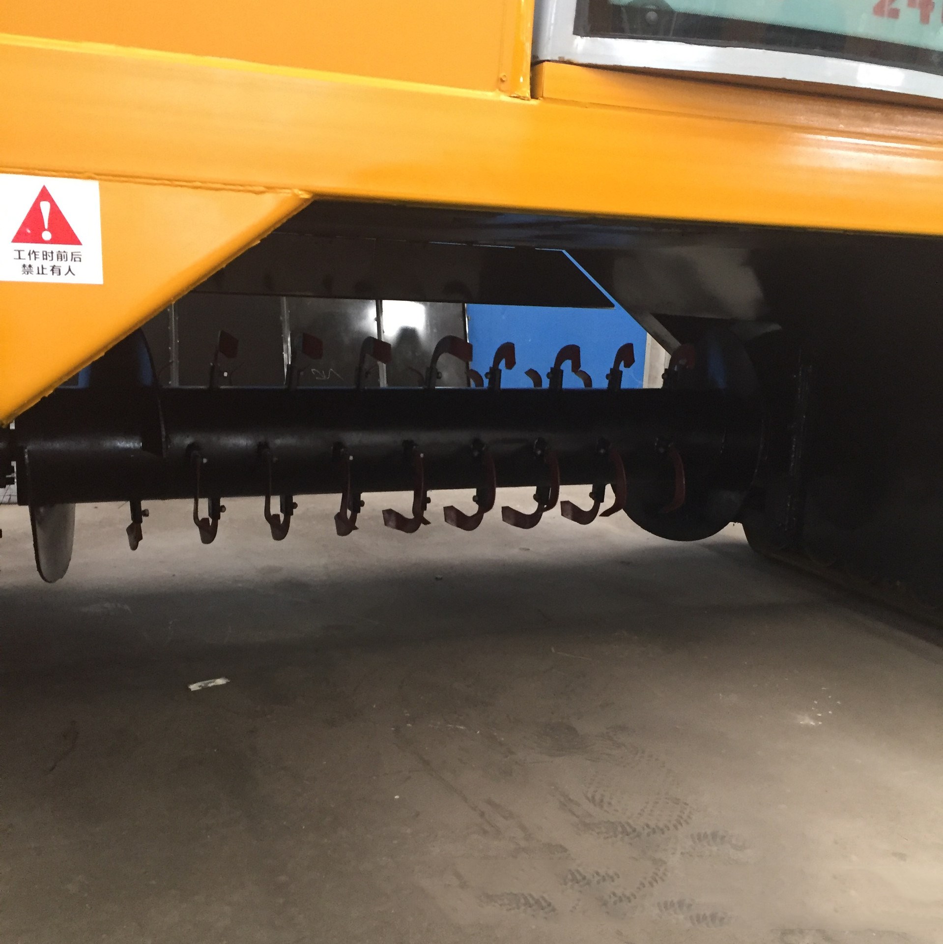 履帶翻拋機6.jpg